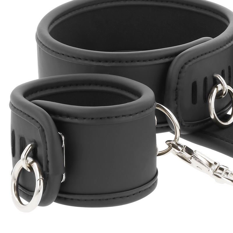 FETISH SUBMISSIVE COLLAR Y ESPOSAS CUERO VEGANO CON FORRO DE NEOPRENO