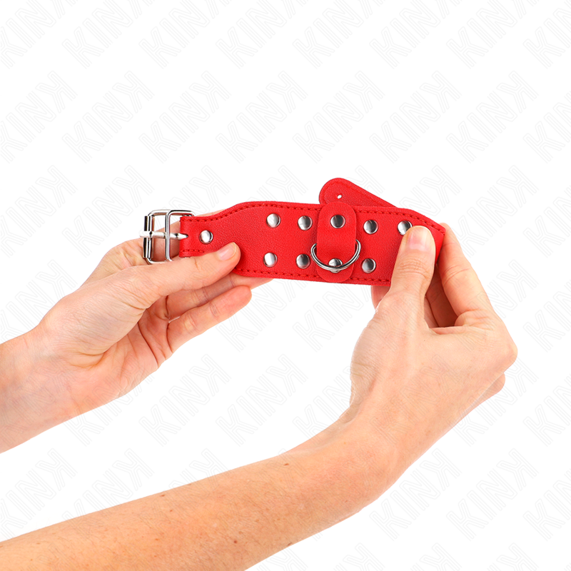 KINK MUNEQUERAS CON DOBLE LINEA DE TACHUELAS AJUSTABLE ROJO