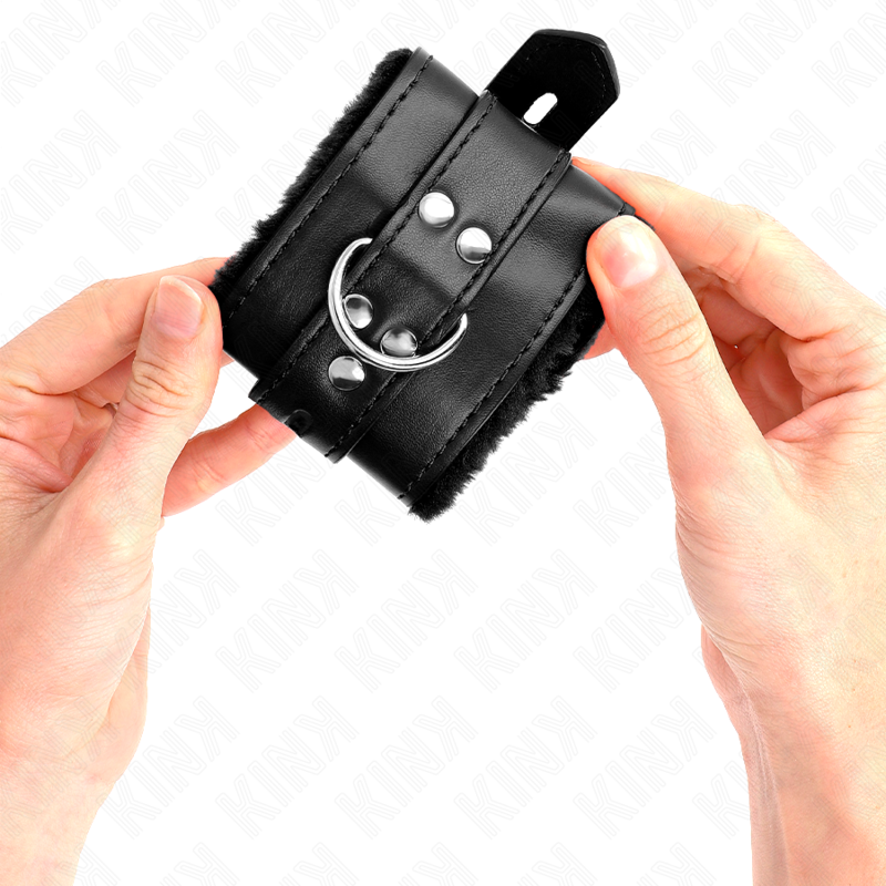 KINK MUNEQUERAS FORRADAS CON AGUJEROS CUADRADOS NEGRO Y CORREA NEGRO AJUSTABLE 17 29 CM X 6 CM