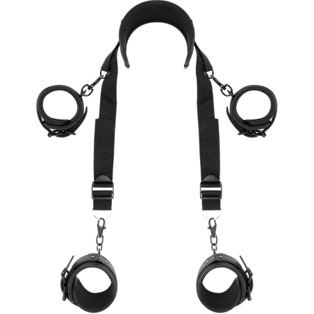 FETISH SUBMISSIVE POSICION MASTER CON 4 ESPOSAS CON FORRO DE NEOPRENO