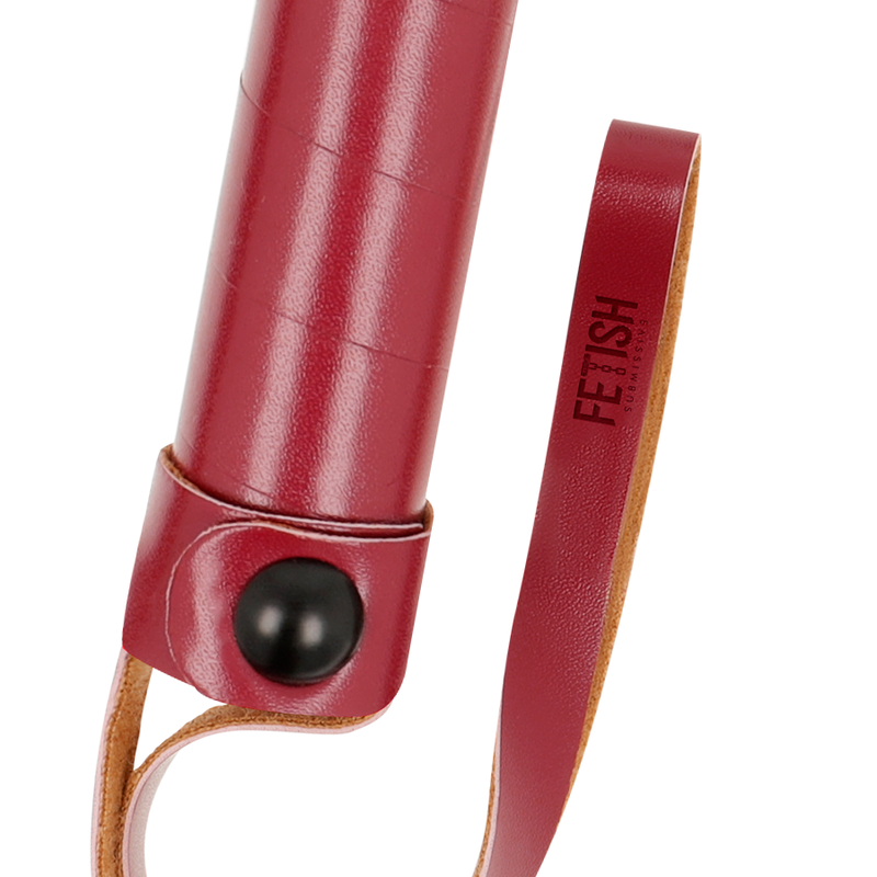 FETISH SUBMISSIVE DARK ROOM LATIGO CUERO VEGANO