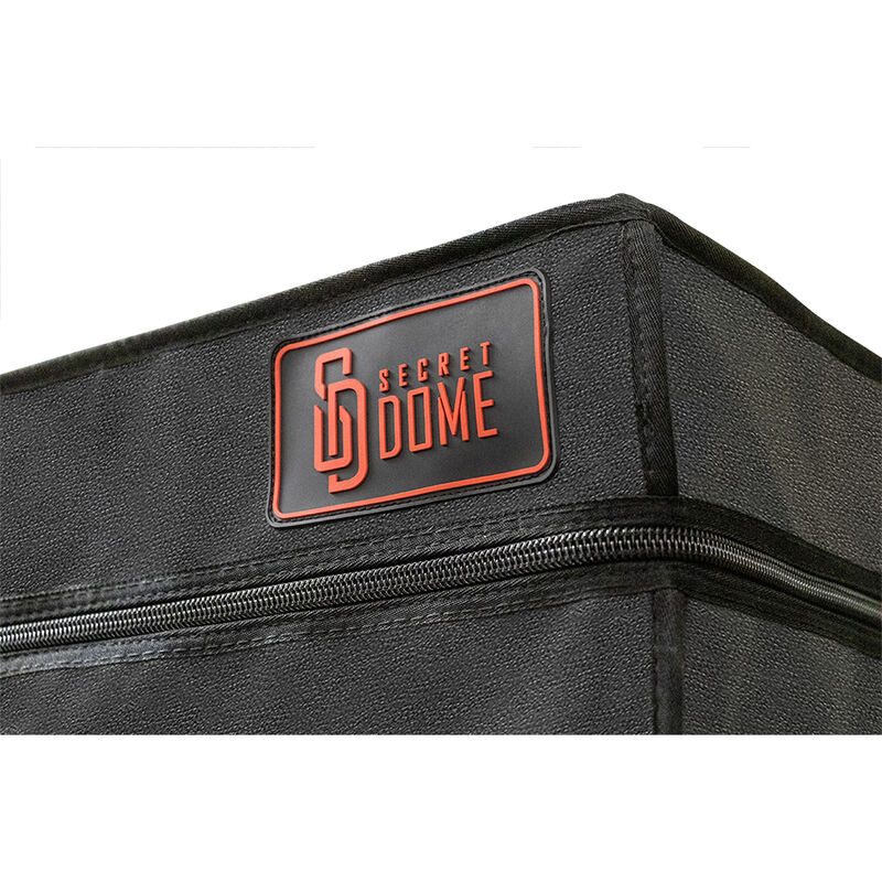 SECRET DOME KINK CLUB CABINA BUKKAKE NEGRO ROJO