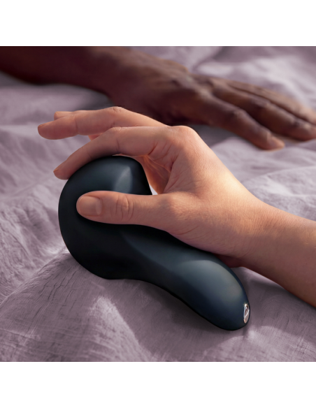 WE VIBE SHARED TOUCH DOUBLE SIDED COUPLES VIBRATOR BLACK