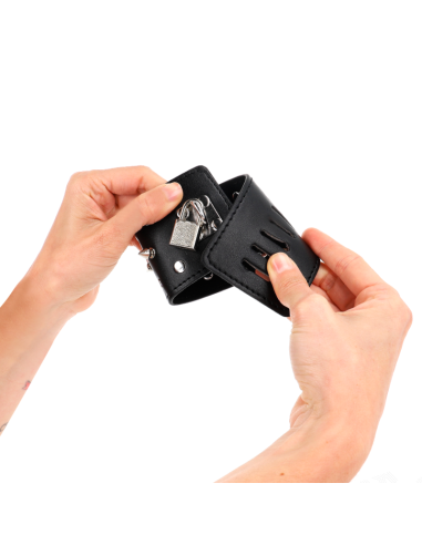 KINK MUNEQUERAS ESTILO PUNK CON PINCHOS 25 X 6 CM