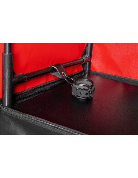 SECRET DOME KINK CLUB CABINA BUKKAKE NEGRO ROJO